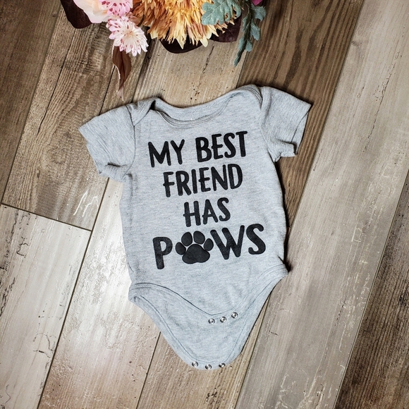 My Best Friend Has Paws Gray and Black Raised 3D Graphic Bodysuit Size 6m EUC - Picture 1 of 9